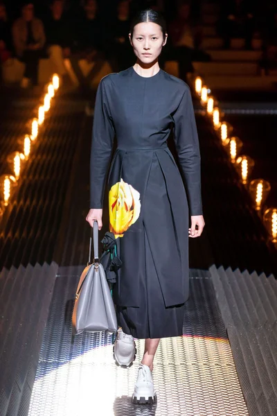Look 10